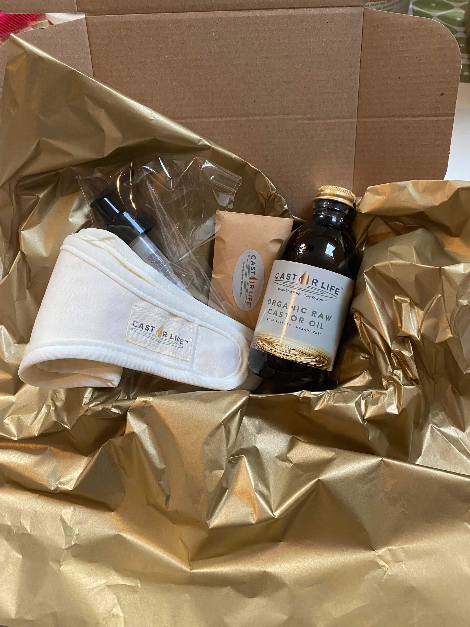 CastorLife Organic Neck Kit : Wrap with Organic Castor Oil and Pump BUNDLE - Image 2